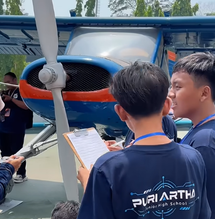 Pengembangan Karakter Murid SMP Puri Artha melalui Kunjungan Edukatif ke Museum ITB dan Rekreasi ke Trans Studio Bandung